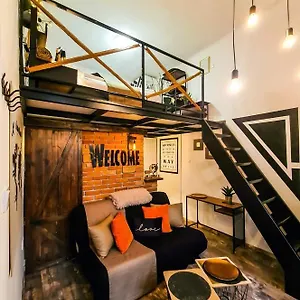  Appartamento Rustic Flat With Perfect Location